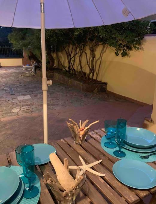 Raffinata Taverna Con Camino Cala Liberotto Exterior foto